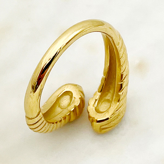 Wholesale Retro Simple Style Snake Stainless Steel Plating Inlay Gold Plated Zircon Rings