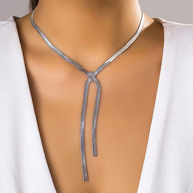 Collier de chaîne en cuivre en forme de V de style simple