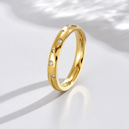 Anillos de diamantes artificiales chapados en oro de acero inoxidable 14K con círculo elegante al por mayor