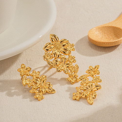 أقراط خواتم مطلية بالذهب عيار 18 قيراط على شكل زهرة عصرية أنيقة مصنوعة من الفولاذ المقاوم للصدأ
