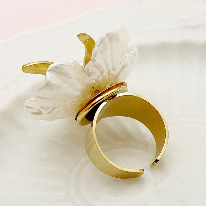 Anéis banhados a ouro de pérola com revestimento de aço inoxidável de flor romântica