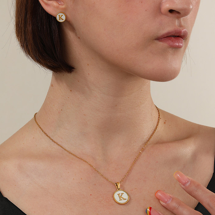 1 ensemble de boucles d'oreilles et collier avec lettres plaquées en acier inoxydable, à la mode