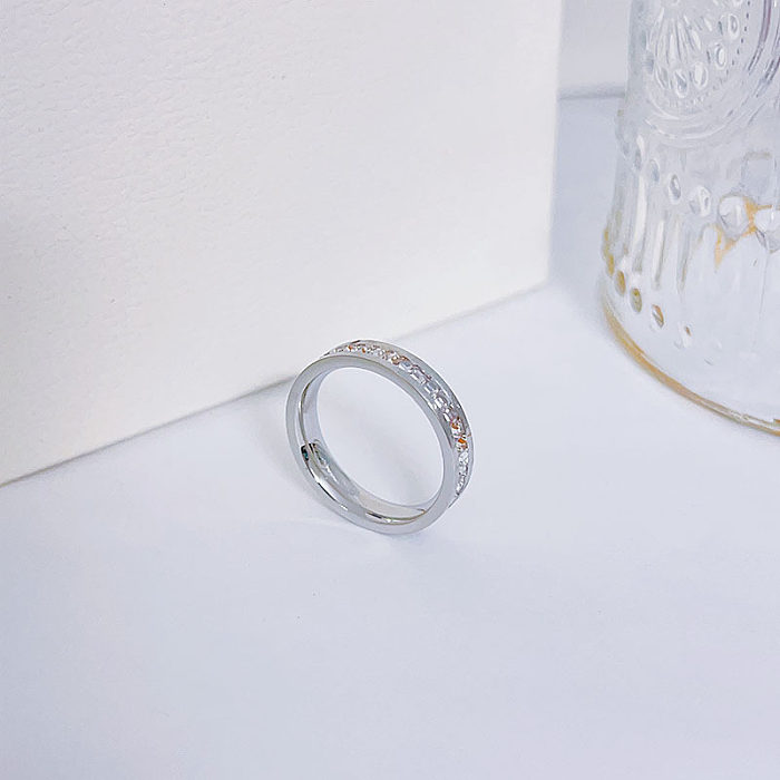 Anéis de diamante artificiais do embutimento do chapeamento de aço Titanium da cor sólida da senhora