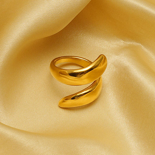 Anéis banhados a ouro 18K de aço inoxidável de cor sólida estilo retro simples