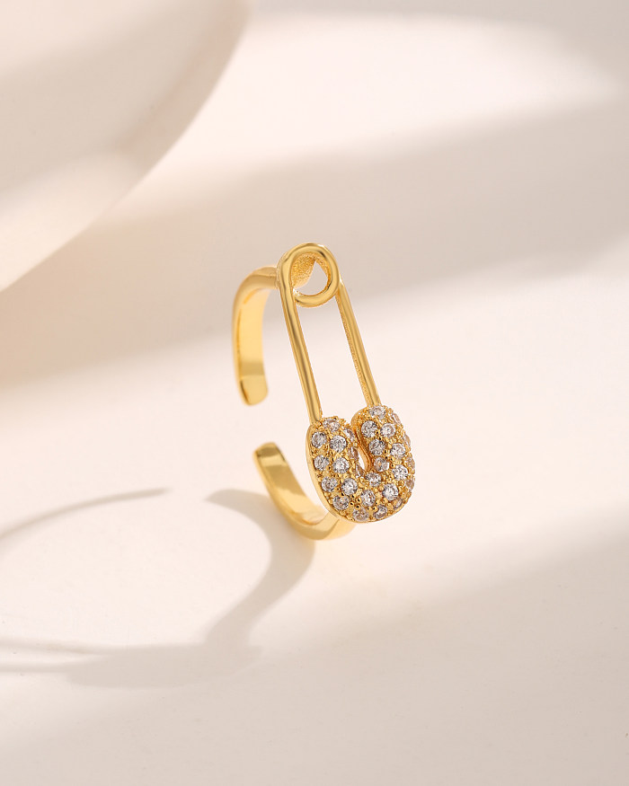 Estilo moderno estilo simples clipe de papel cobre chapeamento oco incrustação zircão 18k anéis abertos banhados a ouro
