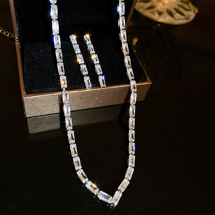Koreanischer Stil V-förmige Kupfer-Inlay-Zirkon-Ohrring-Halskette