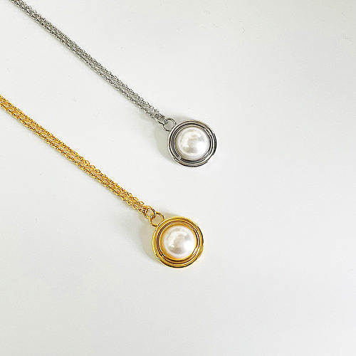 Collier à pendentif en perles rondes avec incrustation de cuivre à la mode