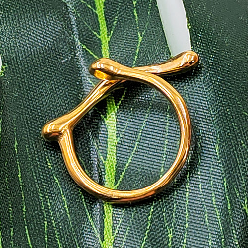 Lady Novelty Unregelmäßige Ringe aus Titanstahl mit 18-Karat-Vergoldung
