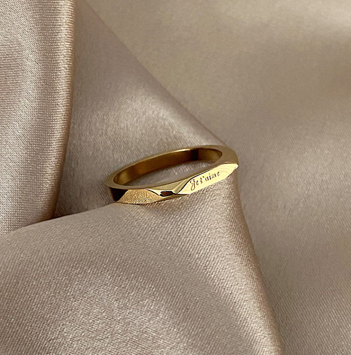 Moda titânio aço 18K anel gravado em ouro feminino