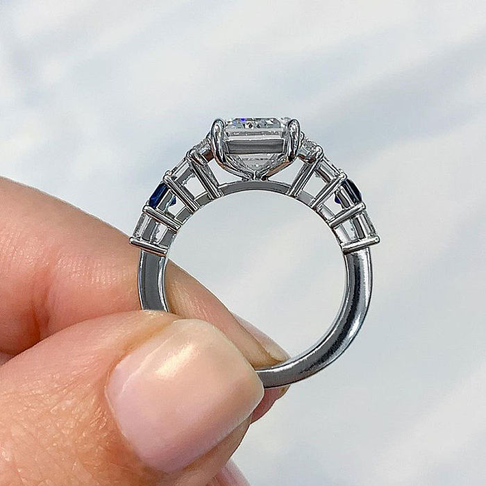 Anéis elegantes de zircão com incrustações geométricas de cobre para senhora