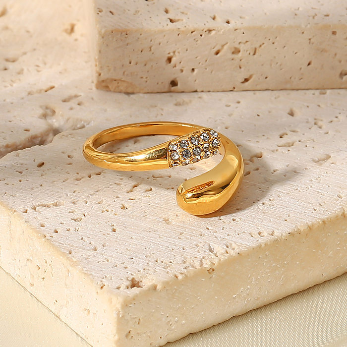 Eleganter offener Ring mit geometrischem Zirkon-Inlay aus Edelstahl