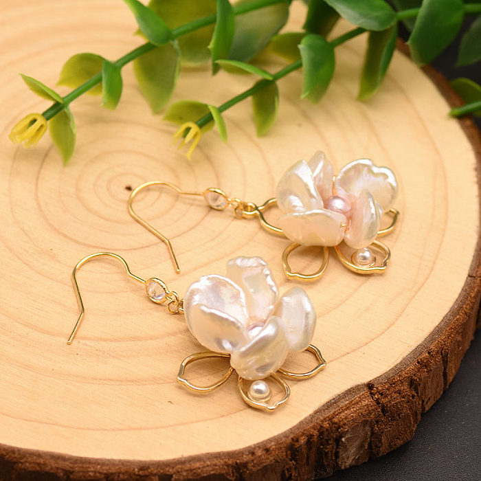 1 Pair Elegant Flower Plating Inlay Copper Pearl 18K Gold Plated Ear Hook