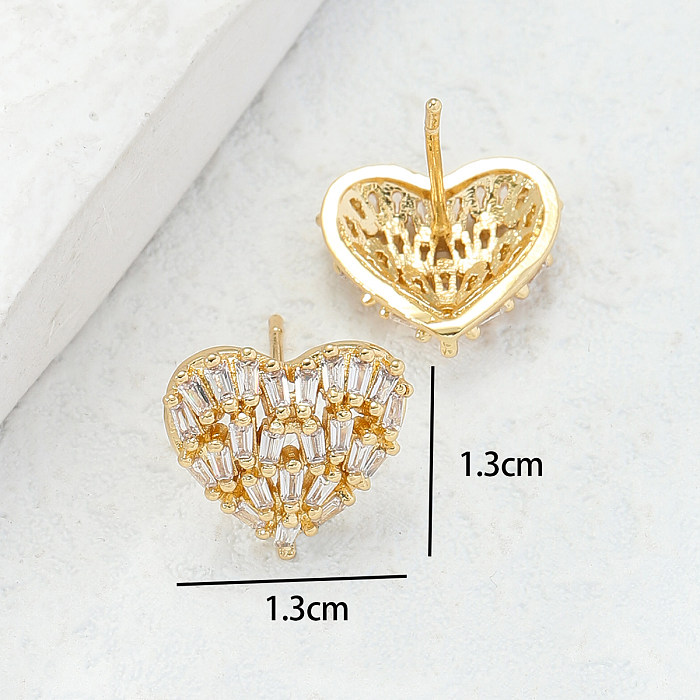Boucles d'oreilles coeur en or 18 carats avec galvanoplastie Zircon incrusté de cuivre de style simple