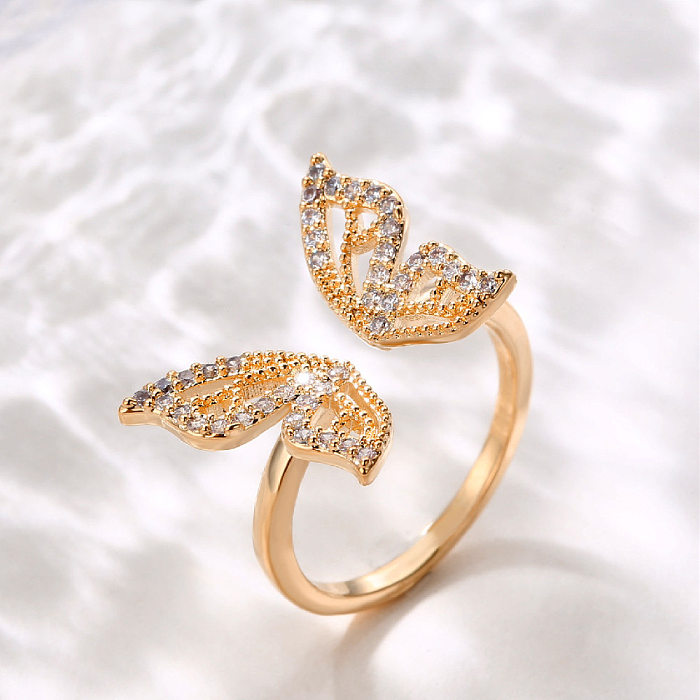 Glamouröser, schlichter, offener Ring mit Schmetterlings-Kupfereinlage und Zirkon