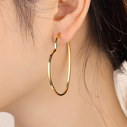 1 Paar einfache, klassische Herzform-Ohrringe aus vergoldetem Kupfer