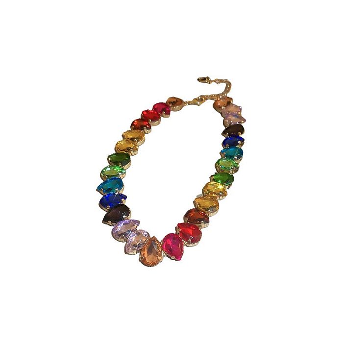 Elegante, luxuriöse Halskette im klassischen Stil mit geometrischer Messingbeschichtung und künstlichem Kristall, 14 Karat vergoldet