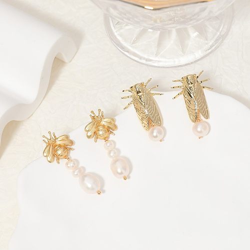 Boucles d'oreilles pendantes en cuivre plaqué or, 1 paire, nouveauté, incrustation d'insectes, perles d'eau douce