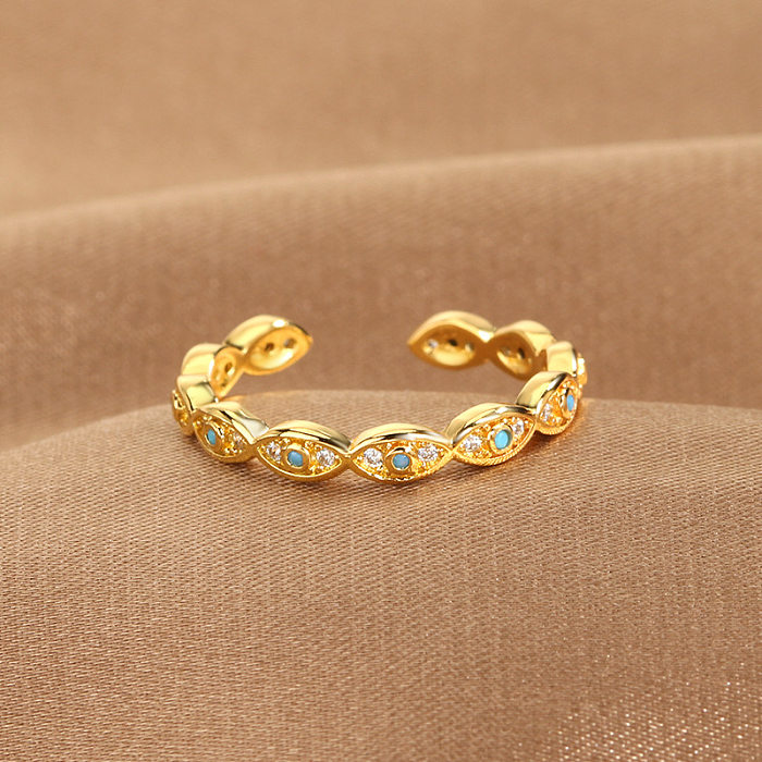 O estilo moderno acena o anel aberto de pedras preciosas artificiais do embutimento do chapeamento de cobre