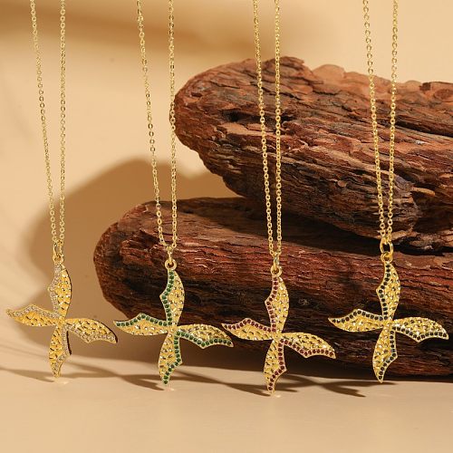 Elegante Halskette im klassischen Stil mit vierblättrigem Kleeblatt, verkupfert und mit Zirkon-Inlay, 14 Karat vergoldet