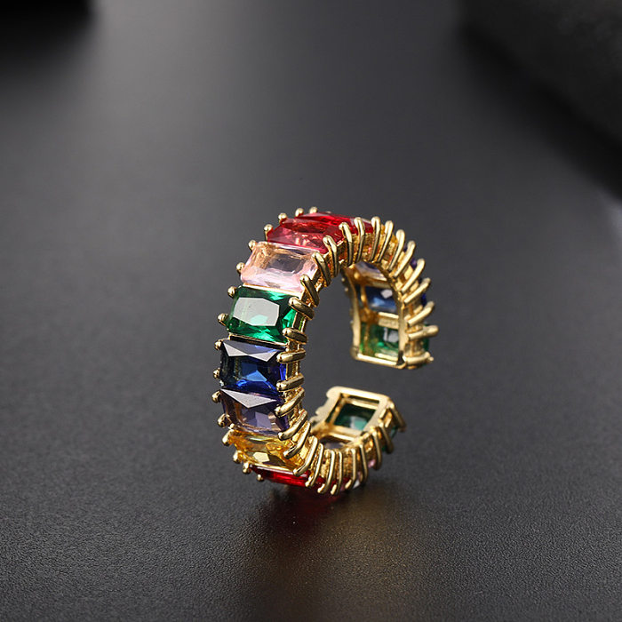 Offener Ring mit glänzendem geometrischem Zirkon und Kupferbeschichtung