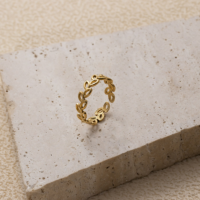 O chapeamento geométrico retro de aço inoxidável do estilo IG escava o anel aberto banhado a ouro 18K