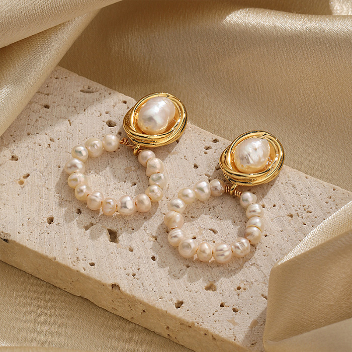 1 Paar Retro-Tropfenohrringe im einfachen Stil mit ovalen Perlen und Inlay aus Kupfer-Süßwasserperlen und 18 Karat vergoldet