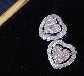 Brincos luxuosos de anéis de zircão com incrustações de cobre em formato de coração