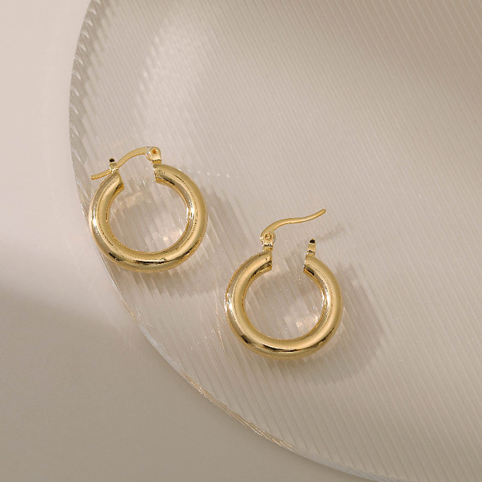Simple Glossy Thick Circle Copper Plated Ear Clip Wholesale jewelry