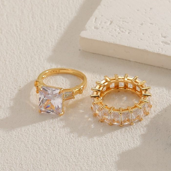 Anéis folheados a ouro luxuosos elegantes do zircão 14K do embutimento do chapeamento de cobre quadrado