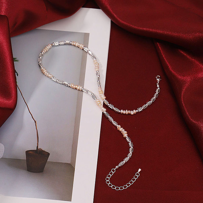Collier plaqué argent avec placage de perles en cuivre irrégulier de style IG