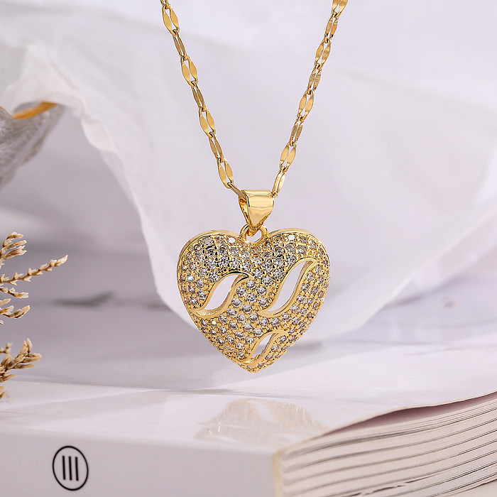 Colar banhada a ouro simples do pendente do zircão do cobre 18K da forma do coração do estilo no volume