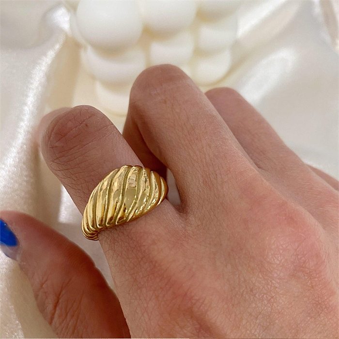 Novo anel de chifre de aço inoxidável torcido folheado a ouro 18k fashion
