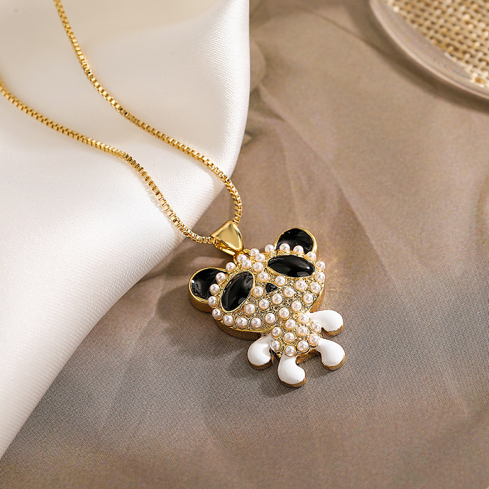 Niedliche schlichte Halskette mit Anhänger „Pendel-Panda“ aus Kupfer mit 18 Karat vergoldeten künstlichen Perlen und Zirkon in großen Mengen
