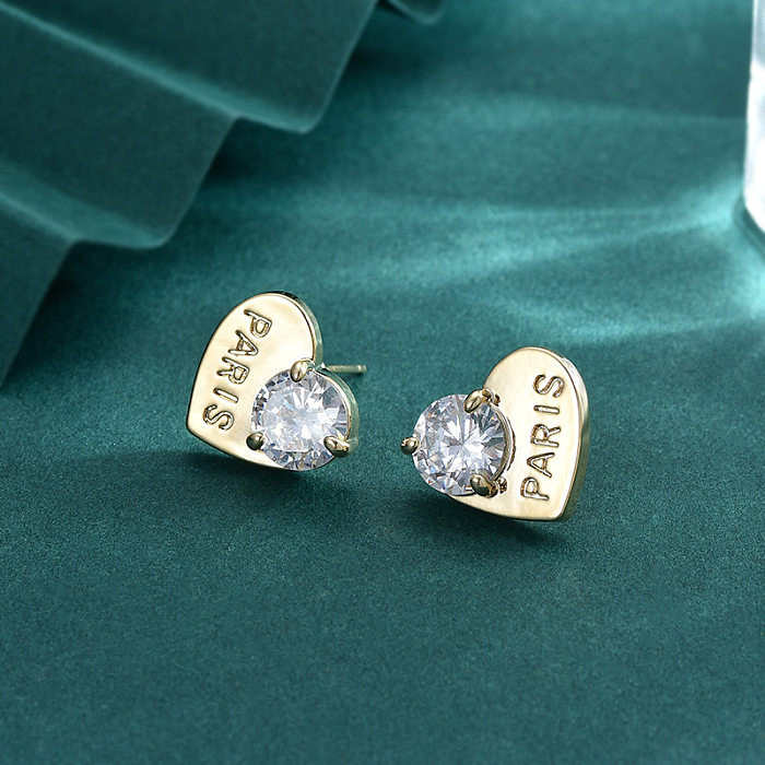 1 par de brincos de orelha de zircão de cobre embutidos em forma de coração estilo simples