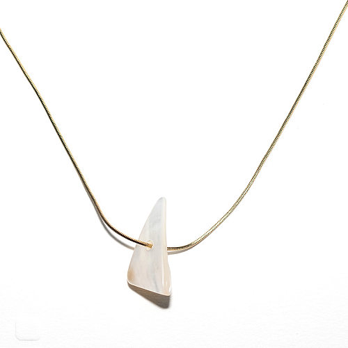 Elegant Simple Style Triangle Geometric Mother Pearl Shellfish Copper Plating Necklace