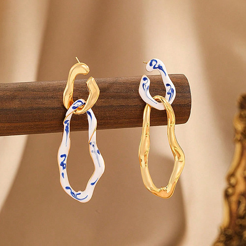 1 Pair Elegant Novelty Irregular Enamel Copper Drop Earrings