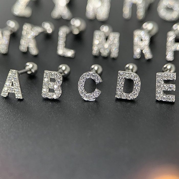 Pendientes con incrustaciones de letras de estilo simple de 1 pieza con circonita de cobre
