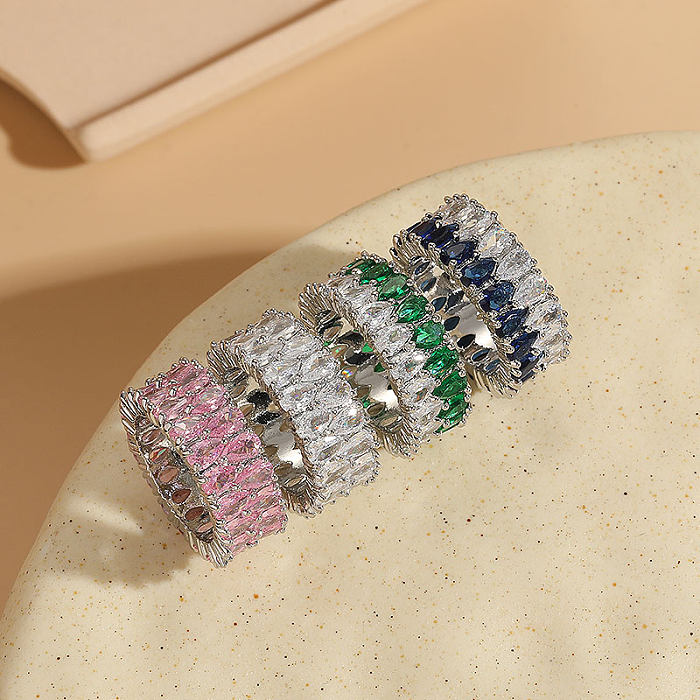 Elegante e luxuoso estilo clássico bloco de cores cobre assimétrico chapeamento incrustado zircão anéis banhados a ouro 14K