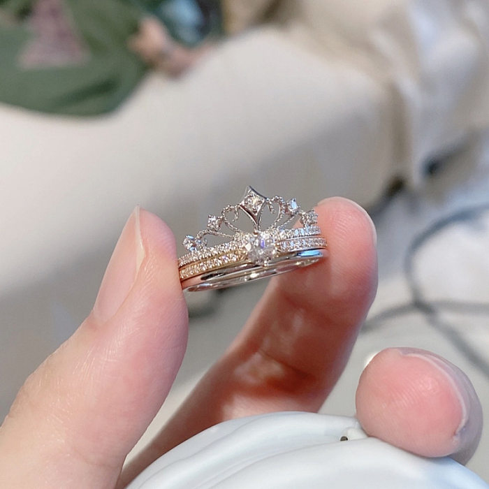 Anéis de diamante artificiais do embutimento moderno do chapeamento de cobre da coroa do estilo