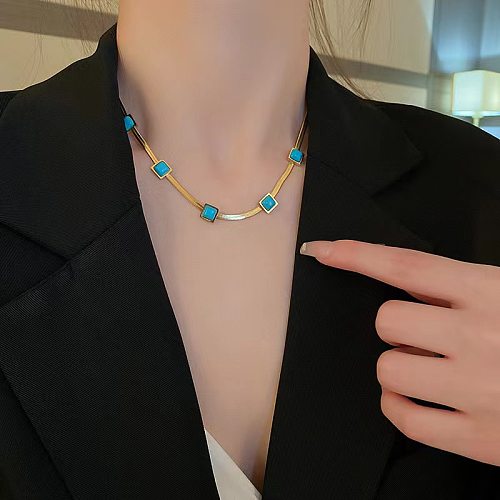Retro-Armband-Halskette mit quadratischer Titan-Stahlbeschichtung und Intarsien-Türkis, 18 Karat vergoldet
