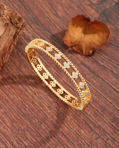 Elegant Luxurious Sweet Four Leaf Clover Copper Plating Hollow Out Inlay Zircon 18K Gold Plated Bangle