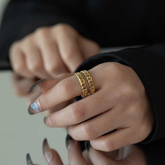 Einfacher offener Ring im klassischen Stil mit einfarbiger Titanstahlbeschichtung