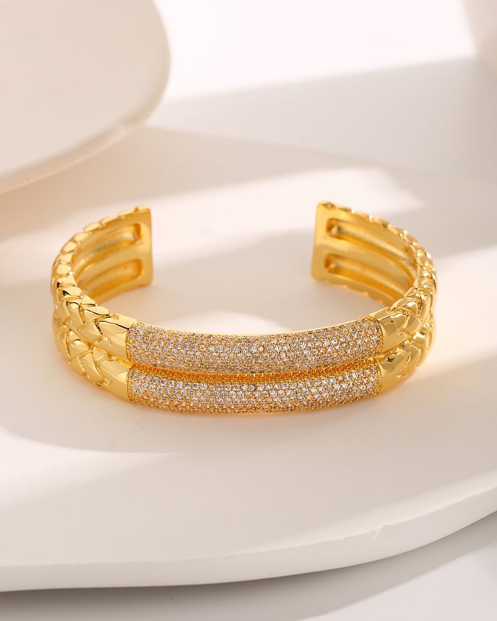 Bracelets de manchette plaqués or 18K de Zircon d'incrustation de cuivre de Lingge de style moderne luxueux