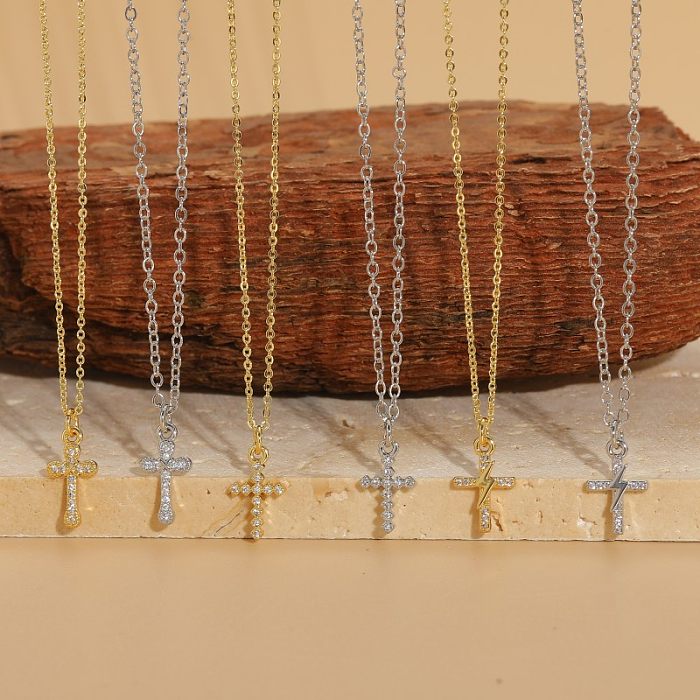 Elegante Halskette mit Kreuzverkupferung und Inlay aus Zirkon mit 14-karätiger Vergoldung