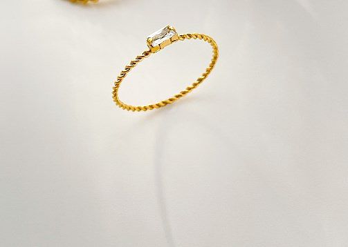 Anéis de zircão embutidos de aço titânio de cor sólida estilo simples