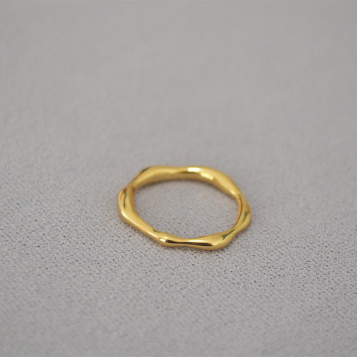 Anéis chapeados ouro 18K irregulares do cobre do círculo do estilo simples