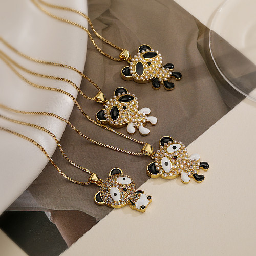 Niedliche schlichte Halskette mit Anhänger „Pendel-Panda“ aus Kupfer mit 18 Karat vergoldeten künstlichen Perlen und Zirkon in großen Mengen