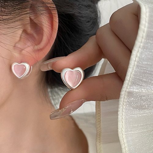 1 paire de clous d'oreilles décontractés en forme de cœur, incrustation de cuivre et de Zircon