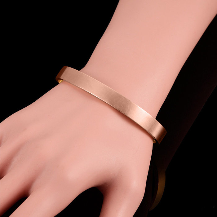 Bracelet de canal carpien plaqué or rose avec aimant rond en cuivre de style simple
