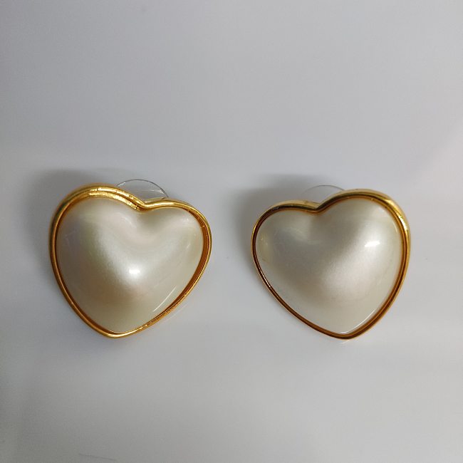 1 Pair Simple Style Heart Shape Inlay Copper Pearl Ear Studs